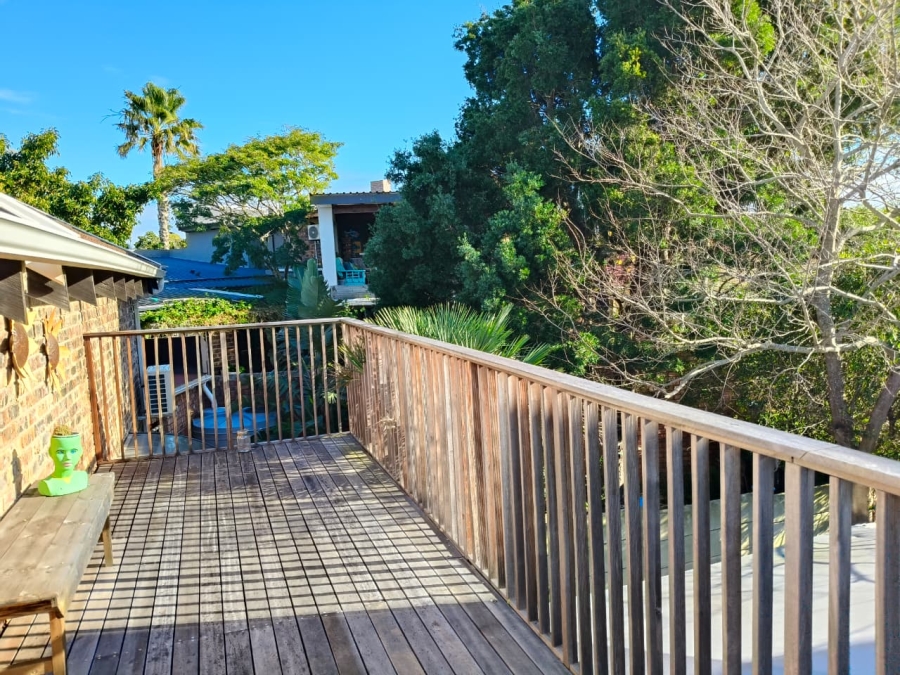3 Bedroom Property for Sale in Wavecrest Eastern Cape